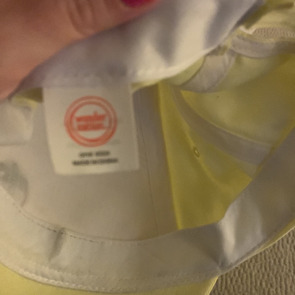 Yellow Strawberry hat - Picture 2 of 3